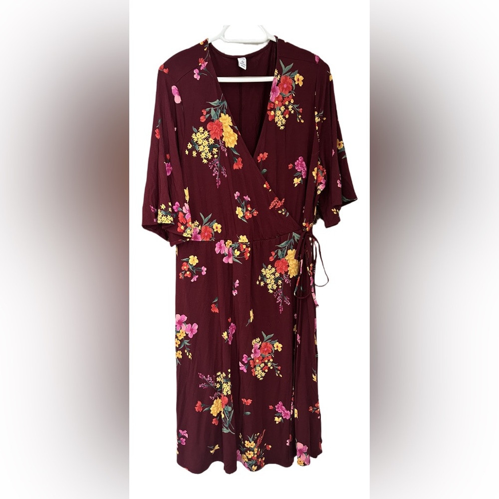 Plus Size Curvy Old Navy Floral Wrap Dress in Burgundy (2X)